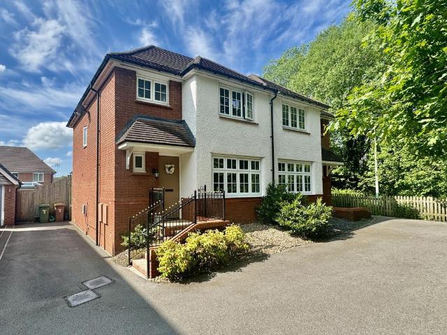 House for sale in Cefn Hengoed, Wales
