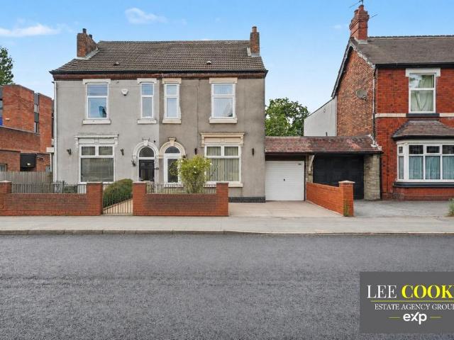 House for sale in Fallings Park, Park Village