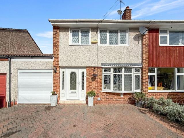 House for sale in Bromborough, Liverpool City Region