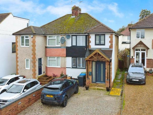 House for sale in The Image, Pouchen End