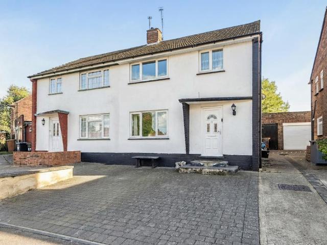 House for sale in Carpenders Park, Three Rivers