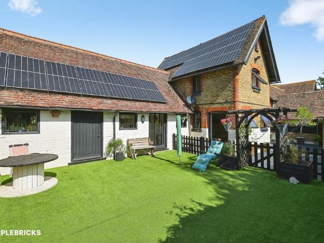 House for sale in Oad Street, Kent