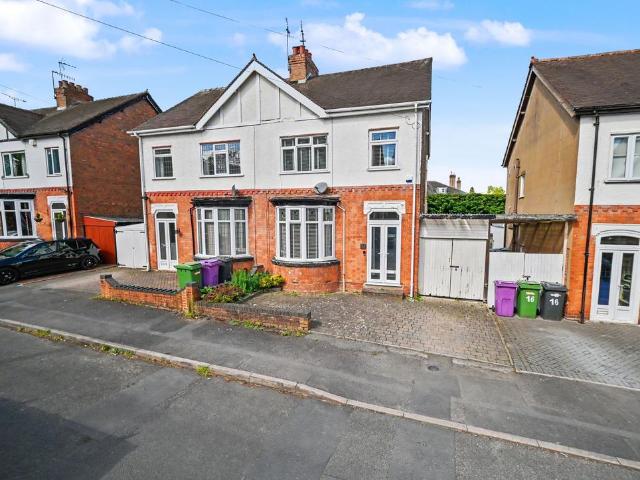 House for sale in Goldthorn Hill, West Midlands