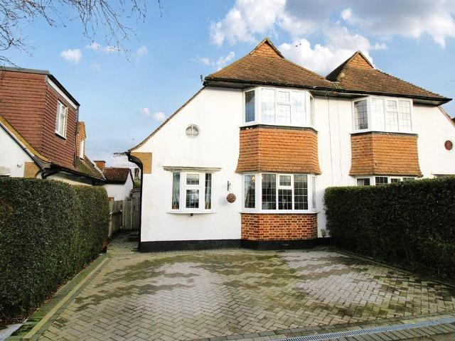 House for sale in Red Hill, Surrey