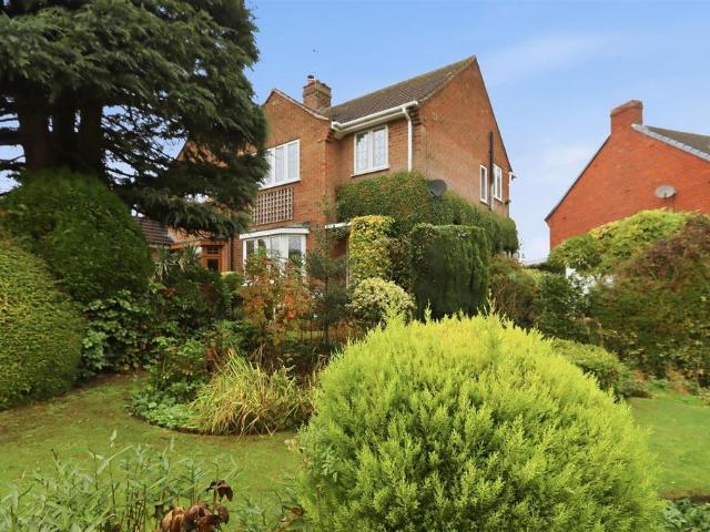 House for sale in Brimington Common, Chesterfield