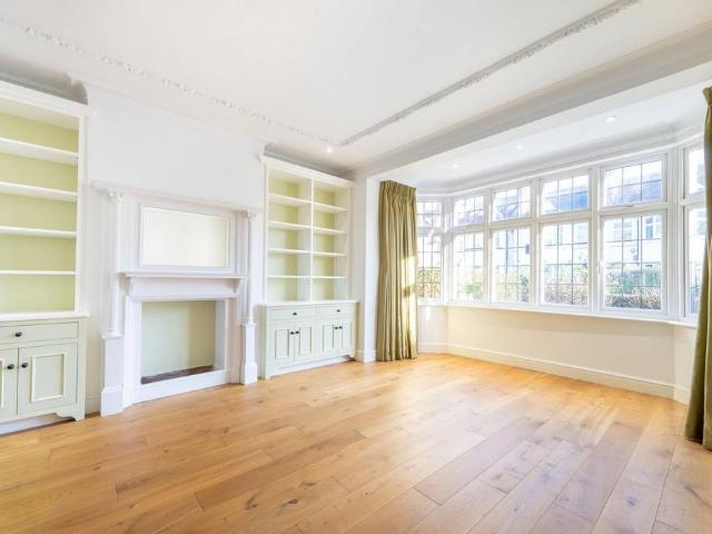 House for sale in Cricklewood, Greater London