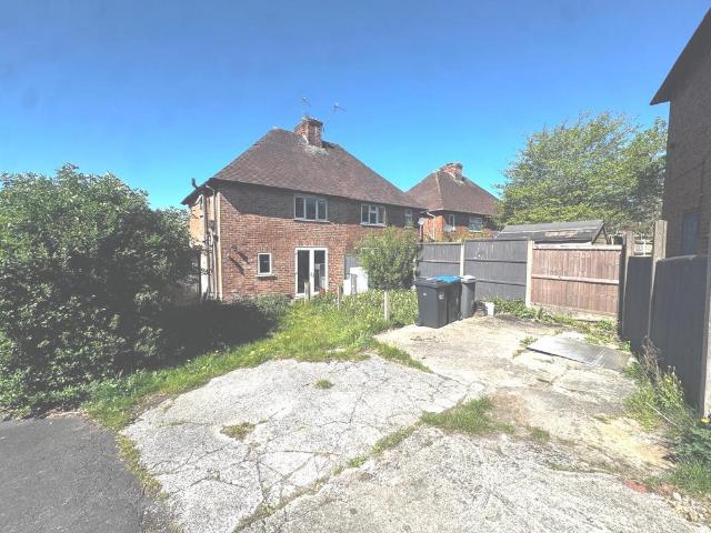 House for sale in Froggatt, East Midlands
