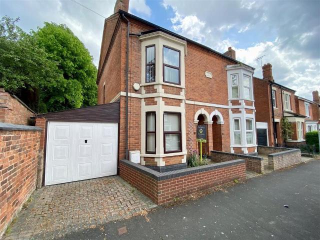 House for sale in Wotton, Gloucester