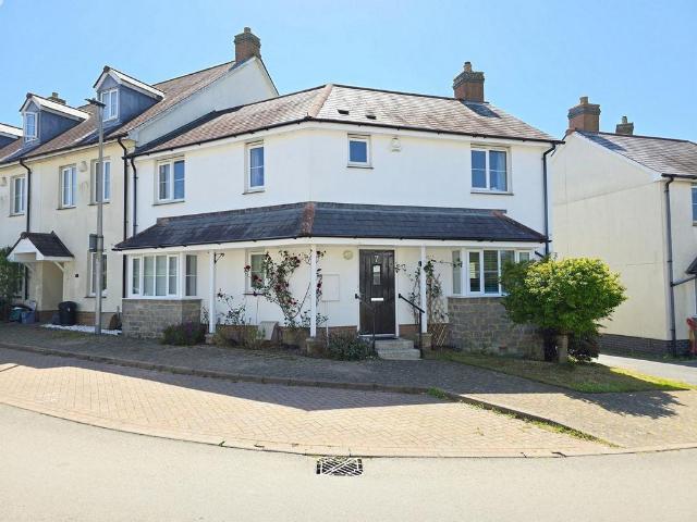 House for sale in Weir Quay, Devon