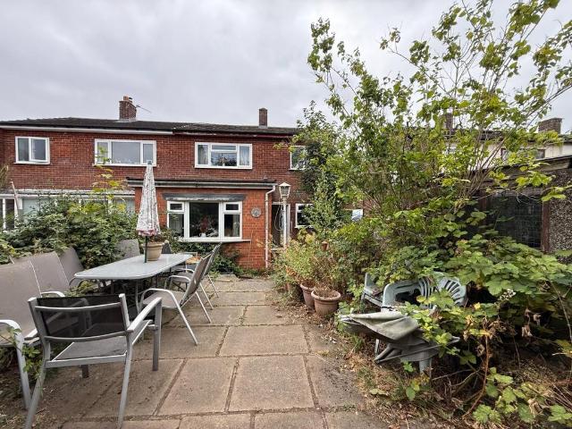 House for sale in Hanging Heaton, Dewsbury