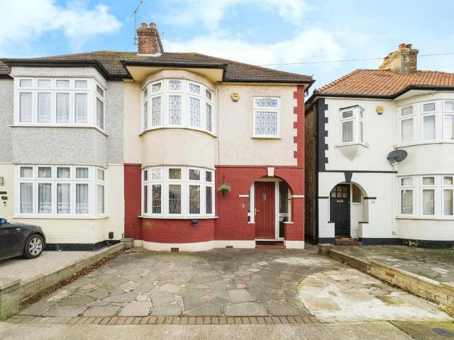 House for sale in Ardleigh Green, Greater London