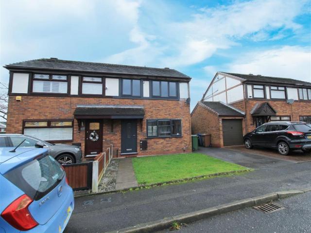 House for sale in Greenheys, Greater Manchester