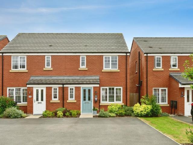 House for sale in Sandbach Heath, Sandbach
