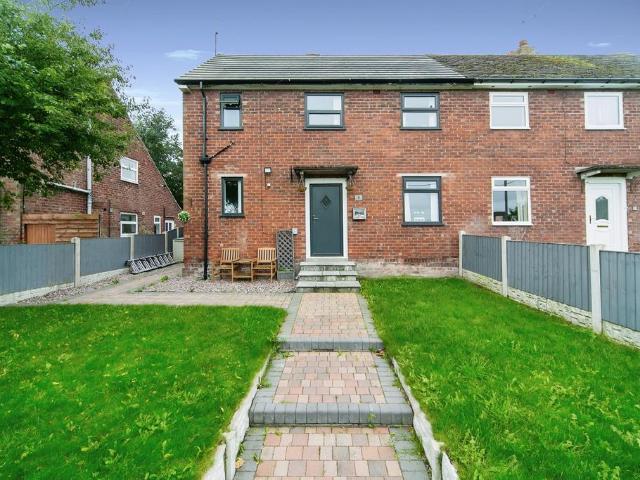 House for sale in Mickle Trafford, Cheshire