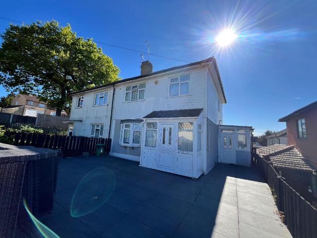 House for sale in Harold Hill, Greater London