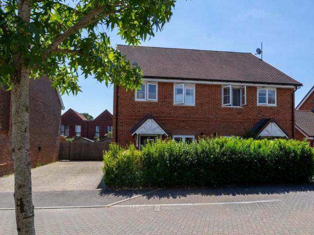 House for sale in Fole, Surrey