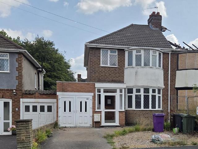 House for sale in Aldersley, West Midlands