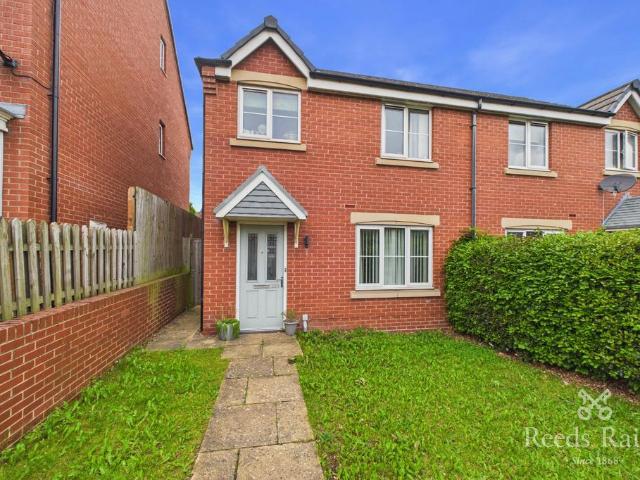 House for sale in Loundsley Green, East Midlands