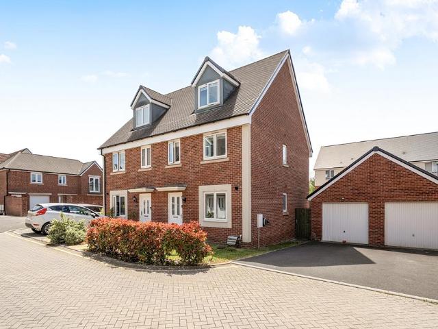 House for sale in Feckenham, City Of Bristol