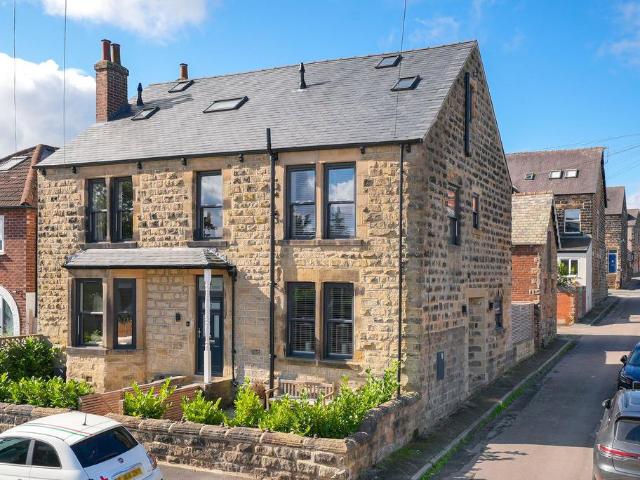 House for sale in Harlow, Harrogate