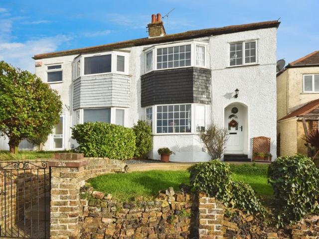 House for sale in Upton, Acol