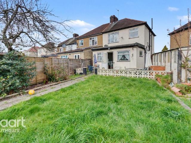 House for sale in Ponders End, Greater London