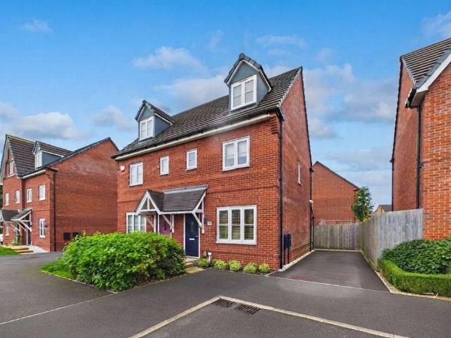 House for sale in Worsley Fold, Salford
