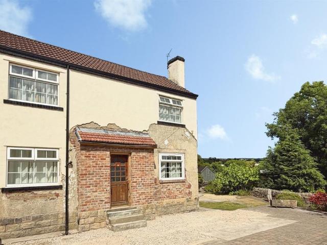 House for sale in Westfield, Guiseley