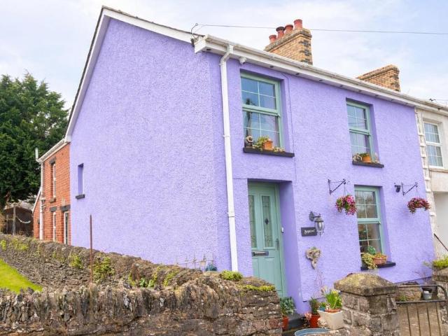 House for sale in Llanybydder, Wales