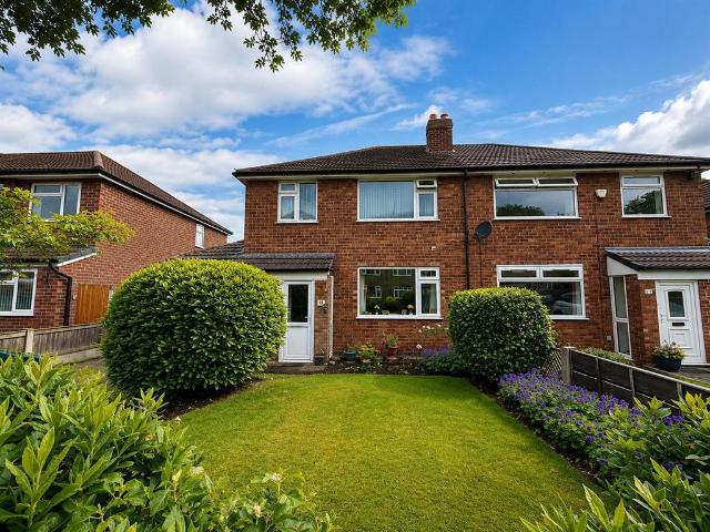 House for sale in Ashton upon Mersey, Trafford Park