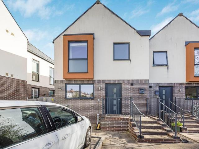 House for sale in Alstone, Golden Valley