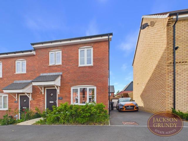 House for sale in Overstone, Moulton