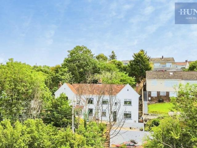 House for sale in Feckenham, City Of Bristol