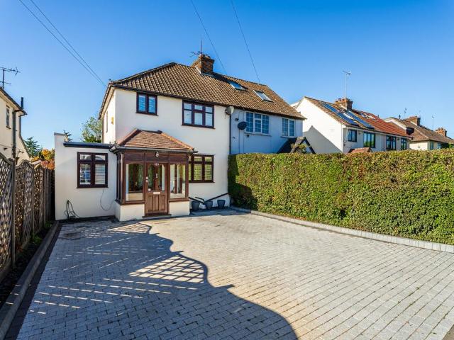 House for sale in Frogmore, Five Acres