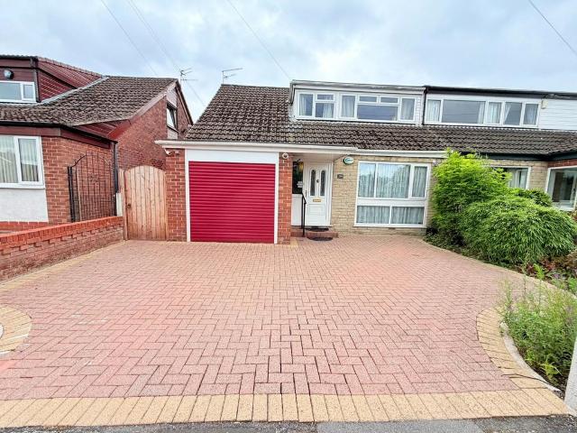 House for sale in Guide Bridge, Greenheys