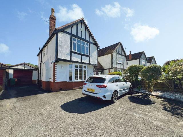 House for sale in Bradshaw, Lee Bank