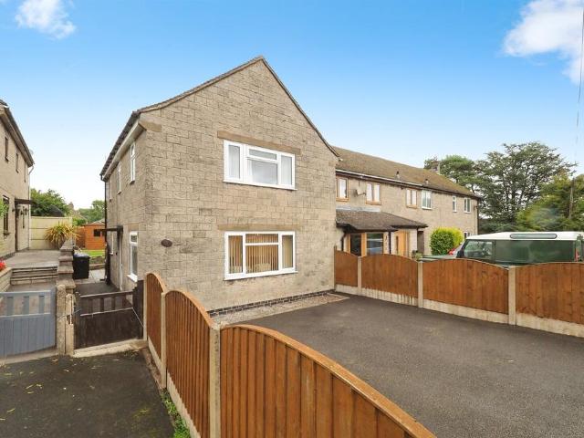 House for sale in Froggatt, East Midlands