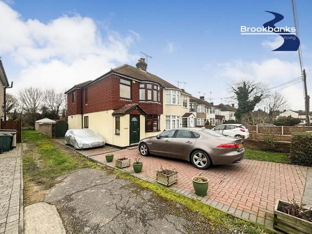 House for sale in Sutton-at-Hone and Hawley, Monks Orchard