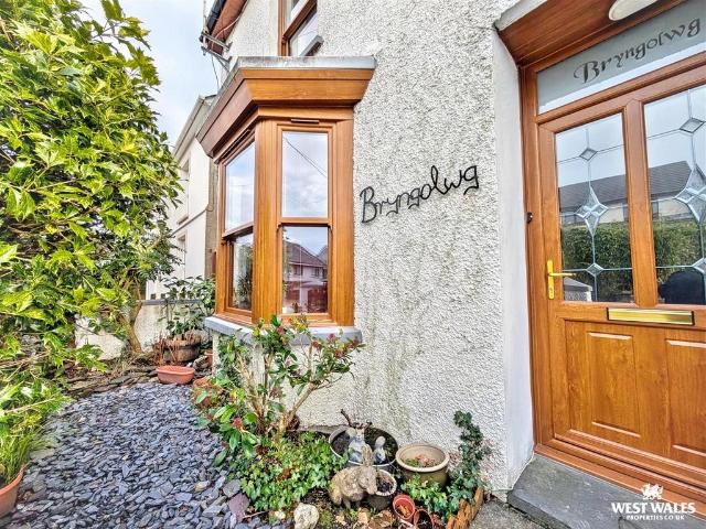 House for sale in Llanfihangel-ar-arth, Wales