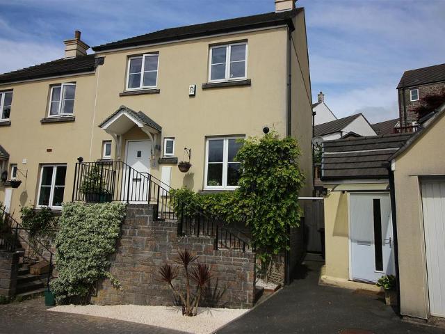 House for sale in Saltash, Cornwall