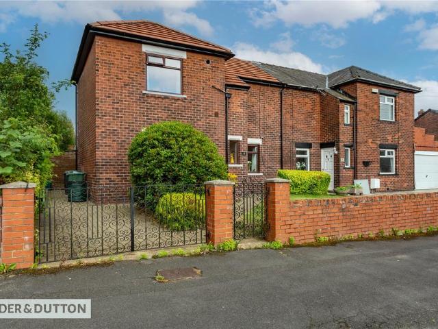House for sale in Shaw and Crompton, Pendock