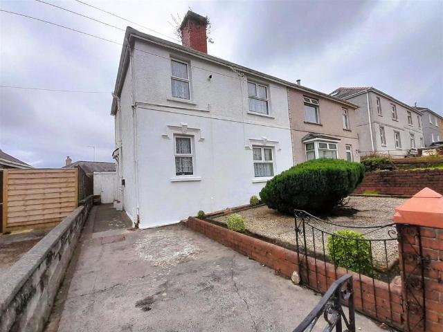 House for sale in Tyrfran, Llanelli