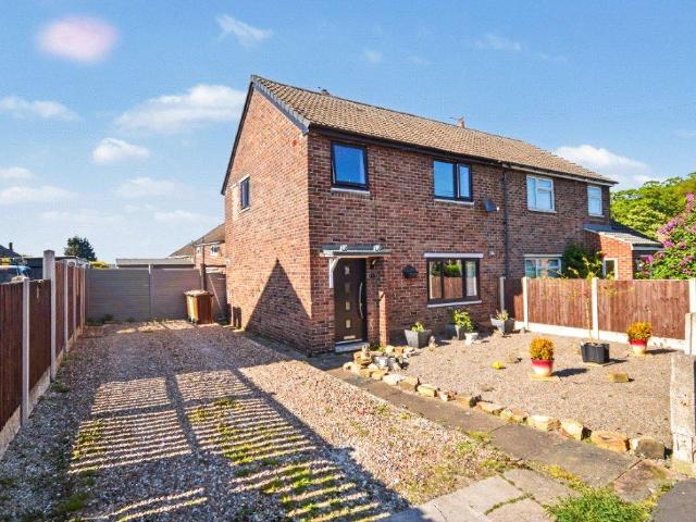 House for sale in Chapelthorpe, West Yorkshire