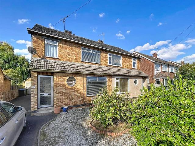 House for sale in Green Close, Warwickshire
