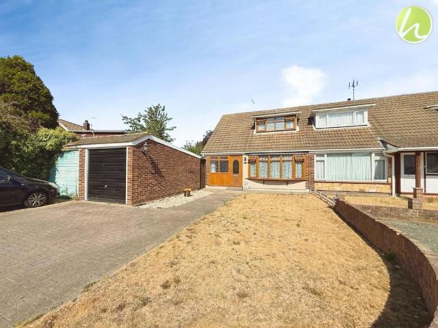 House for sale in Stanford-le-hope, Essex
