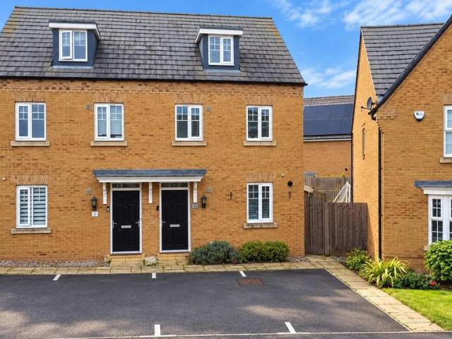 House for sale in Earls Barton