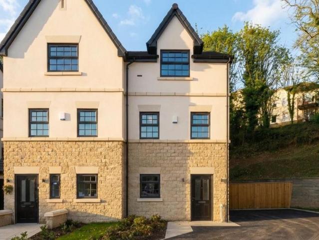 House for sale in Gledhow Park, Leeds