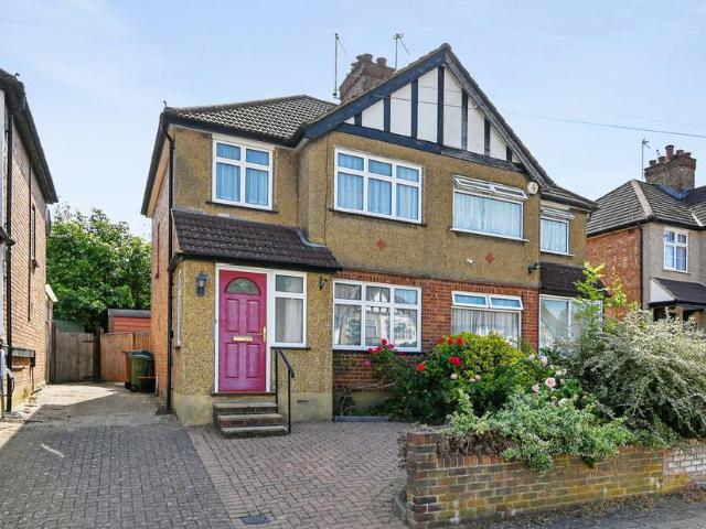 House for sale in Harrow Weald, Greater London