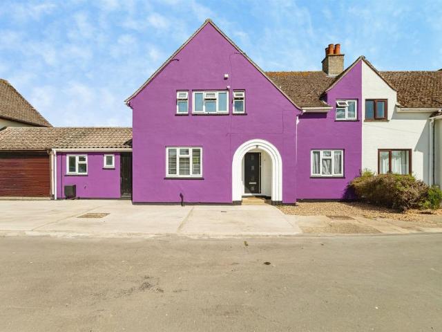 House for sale in Bedingfield, Suffolk