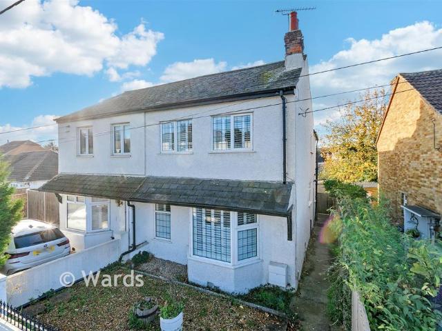 House for sale in Longfield and New Barn, Monks Orchard